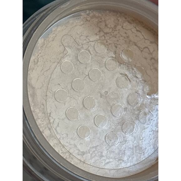 Loose Powder Bundle in shade Medium - Picture 4 of 8